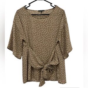 West kei women’s blouse tans and white polka dot size small